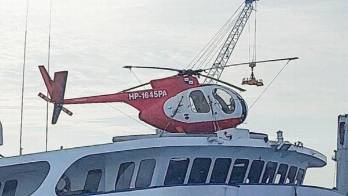 Helicóptero cae al mar, pero no se reportaron heridos