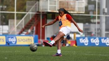 ‘La Roja' femenina no se detiene