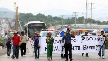 La marcha duró siete horas hasta que llegaron al Palacio de las Garzas y provocó un gran tranque vehicular.