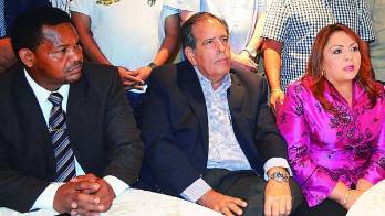 En la imagen, de izquierda a derecha, Héctor Valdés Carrasquilla, Raúl Hernández y Dana Castañeda.