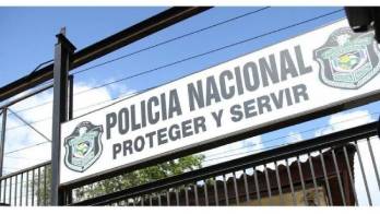 Mujer denunció a un policía que la manoseó
