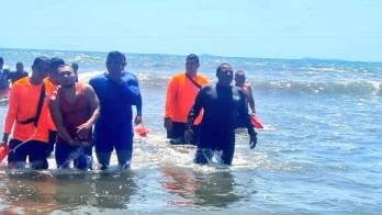 Casi se lo lleva la fuerte marea.