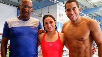 María Far, junto a Crespo y su entrenador, Díaz.
