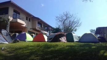 Acamparon en tiendas en Potrerillos.