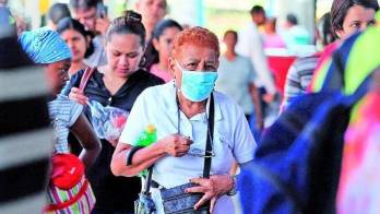 Piden a la población no bajar la guardia y vacunarse contra la influenza.