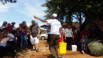 Hay que crear conciencia pública con el apoyo de las instituciones de salud y del medio ambiente.