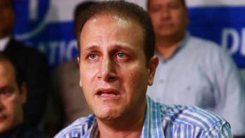 A las 10:30 a.m. Gozzaine recibirá credencial.