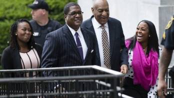 Casi 60 mujeres han acusado a Bill Cosby de agresión sexual.