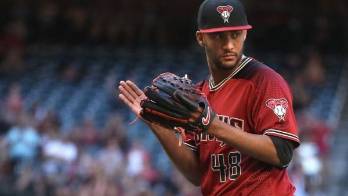 RANDALL DELGADO GANA SU PRIMER JUEGO DE LA CAMPAÑA | El lanzador panameño trabajó ayer tres episodios de un hit y cuatro ponches en la victoria de los Cascabeles de Arizona 2-0 sobre los Rockies de Colorado. Delgado dejó su efectividad en 6.32 en lo que va de la temporada