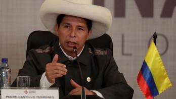 Oposición oficializa un pedido de destitución contra el presidente de Perú