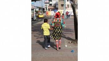 Las gunas con molas no usan zapatos