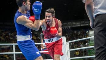 Los púgiles se quejaron mucho de los oficiales.