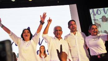 Los candidatos presidenciales mostraron apoyo a Blandón.