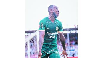 Cecilio Waterman celebra su gol.