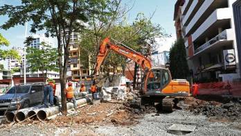 El avance físico del proyecto de revitalización en la vía Argentina es de 80%.