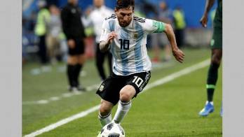El delantero argentino Lionel Messi buscará hoy llevar a su selección a los cuartos de final.