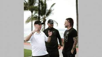 Tras anunciar que está separado de su esposa, Nacho aparece en Panamá