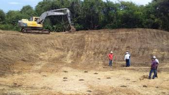 Avanza la construcción de los abrevaderos y represas.