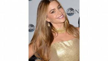 Produce perfumes con la empresa Avon.