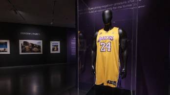 Subastan camiseta en 5 millones