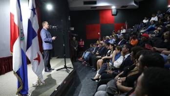 Inician con éxito la muestra de cine dominicano