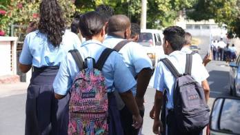 La educación es para los menores.