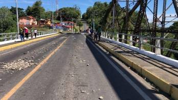 Cerraron el puente sobre el Río Changuinola hacia el distrito de Almirante