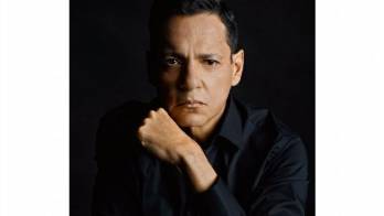 Álvaro se lanza como cantante, con un tema que invita a la reflexión