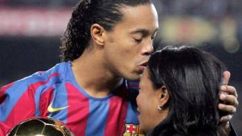 Refugiado en el alcohol por la falta de su madre