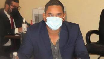 Diputado Elías Vigil.