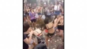 Celebración estudiantil termina en una batalla campal