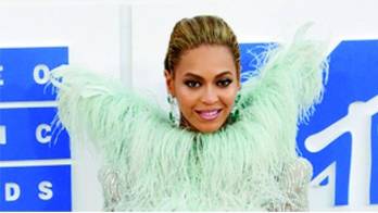 Beyoncé condena el asesinato de español