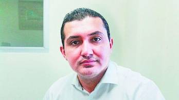 Cráteres y agua invaden las calles en San Miguelito