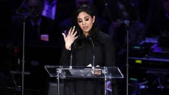 Quieren someter a viuda de Kobe Bryant a un test psicológico