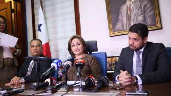 La procuradora afirmó que se libra una lucha de dinero contra la justicia.