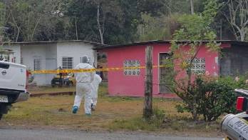 Dos cuerpos putrefactos.