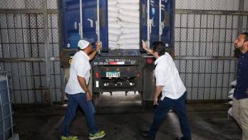 63 toneladas de harina de pescado.