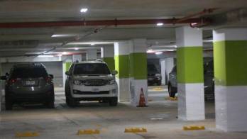Locales comerciales presentan irregularidades en sus estacionamientos