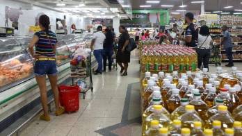 Ejecutivo extiende por seis meses el control de precios a 18 productos