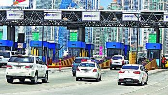 72 conductores pasaron ayer sin saldo en los corredores.