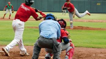 Cara a cara, Chiriquí y Veraguas, en una serie que termina hoy en el estadio Omar Torrijos de la ciudad de Santiago.