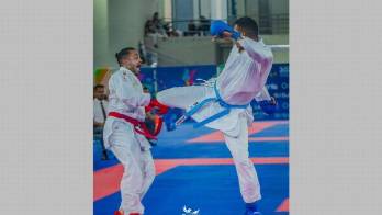 Cristian Tello (d) en su último combate.