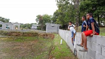 Desde hace tres años en el sector #2 de Las Mañanitas se abrió el hueco de la piscina. Niños la esperan