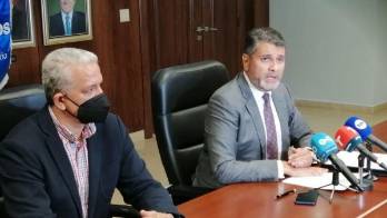 El gerente de la CA, Andrés Farrugia defendió el manejo que ha tenido la Caja de Ahorros.