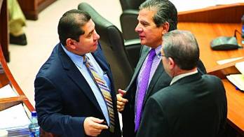 Ayer, los diputados de la Asamblea Nacional aprobaron en tercer debate las reformas a la ley de contrataciones públicas, luego de arduas negociaciones ante 180 propuestas.