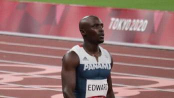 Edward sufrió una distensión muscular