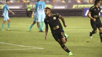 ‘Negrito' marcó doblete para Universitario.