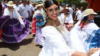 Elaine Cortéz, reina del Carnaval de La Villa