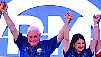 Ricardo Martinelli presentará hoy en el TE su nómina presidencial