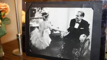 La película está disponible en todos los cines del país.